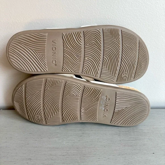 Vionic Marvina Leather Beige Comfort Arch Support Flip-Flop Sandal Women 6 Tan - Picture 12 of 13